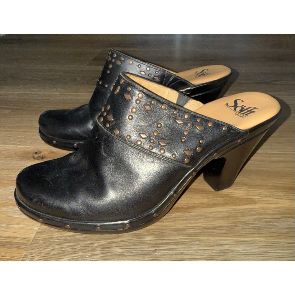 Söfft Heel Mules Mule Leather Black
Studded Embellished - size 8.5